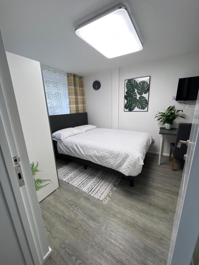 Studio In Private House Near Central Milton Keynes公寓 外观 照片